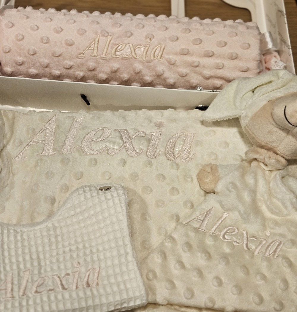 Set de nacimiento unisex en GP Complementos en Motril (Granada)